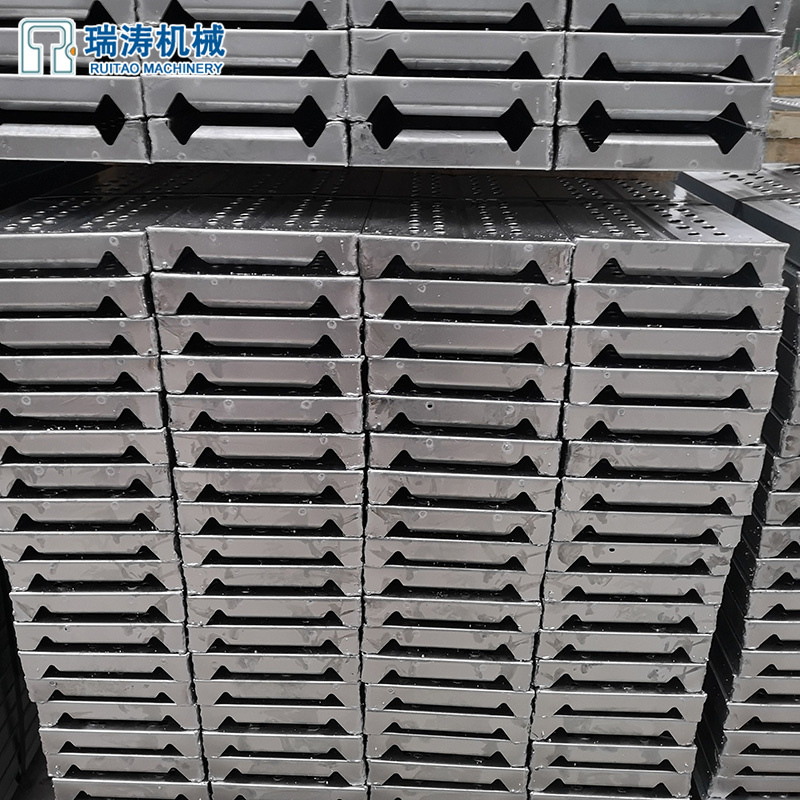 240x45全封閉防積砂鋼跳板 外觀圖.jpg